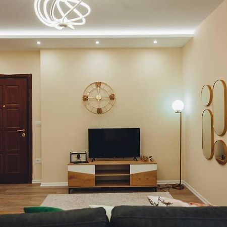 Luxury Apartment At Myslym Shyri Tirana Zewnętrze zdjęcie