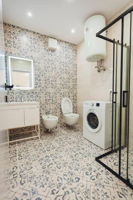 Luxury Apartment At Myslym Shyri Tirana Zewnętrze zdjęcie
