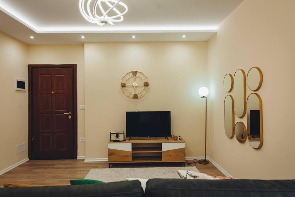 Luxury Apartment At Myslym Shyri Tirana Zewnętrze zdjęcie