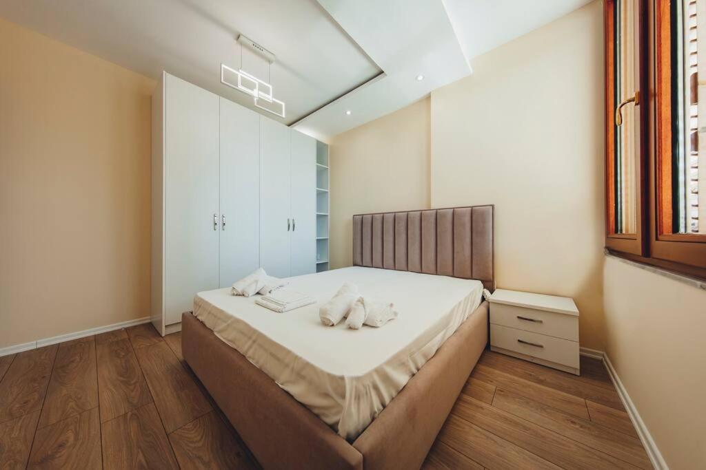 Luxury Apartment At Myslym Shyri Tirana Zewnętrze zdjęcie